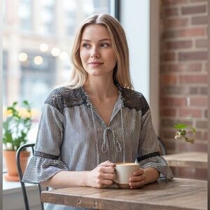 Free People Striped Boho‎ Peasant Top Lace Detail Bell Sleeves Size 2